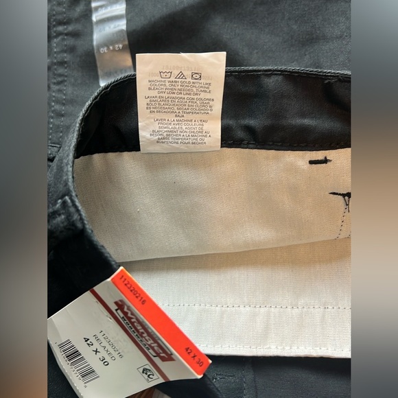 Wrangler pants - Picture 5 of 7